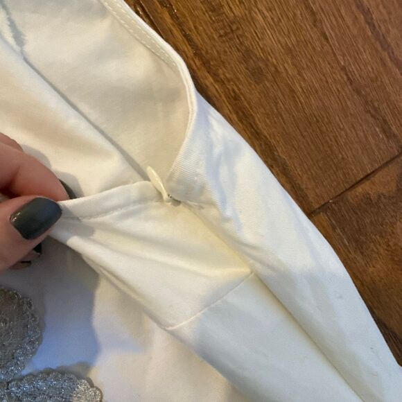 Mudpie Mia white embroidered gold shift dress size small - Picture 10 of 13